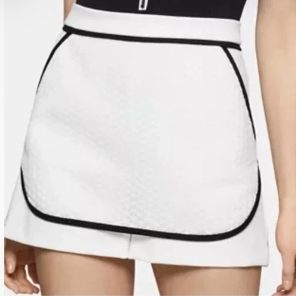 BCBGeneration Preppy Sporty Shorts with Black Trim Size 2
